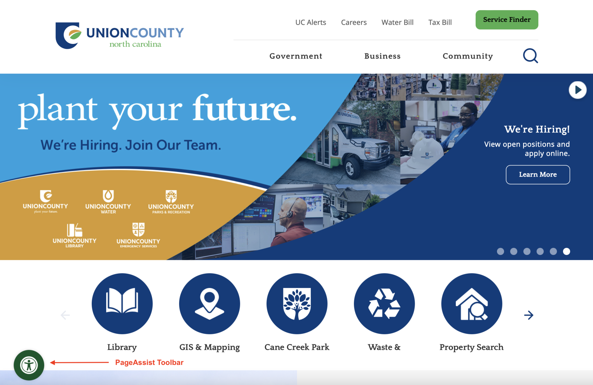 Screenshot of UnionCounty homepage with an arrow pointing to the accessibility widget in the bottom left corner